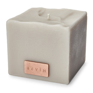 Sevin London Fresh Clay Scented Candle Small Ароматична свічка з ароматом мускусної ванілі та іланг-ілангу 270 г
