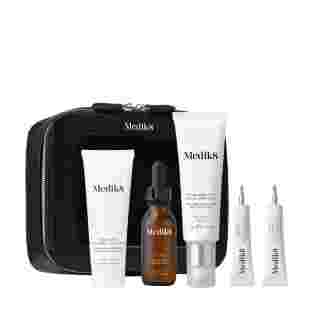 Medik8 THE SUMMER EDITION SET Летний набор из 5 бестселлеров Medik8 в удобной косметичке для очищения, сияния и защиты кожи каждый день.