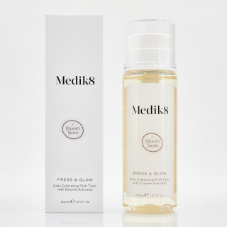 Medik8 Press & Glow Ежедневный отшелушивающий тоник с РНА и активатором ферментов