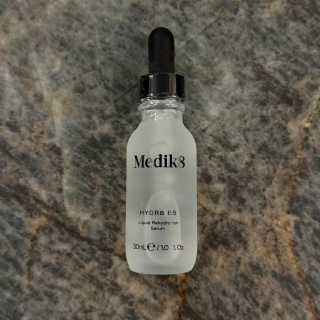 Medik8 Hydr8 B5 Жидкая увлажняющая сыворотка